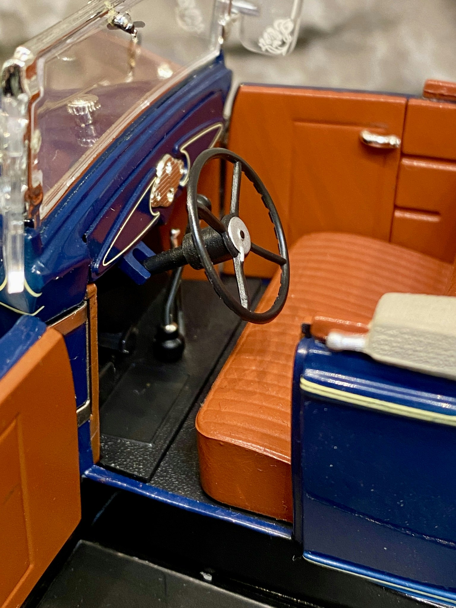 Skala 1/18 Otroligt välgjord Ford Modell A 1931, Blå fr Motor City Classics