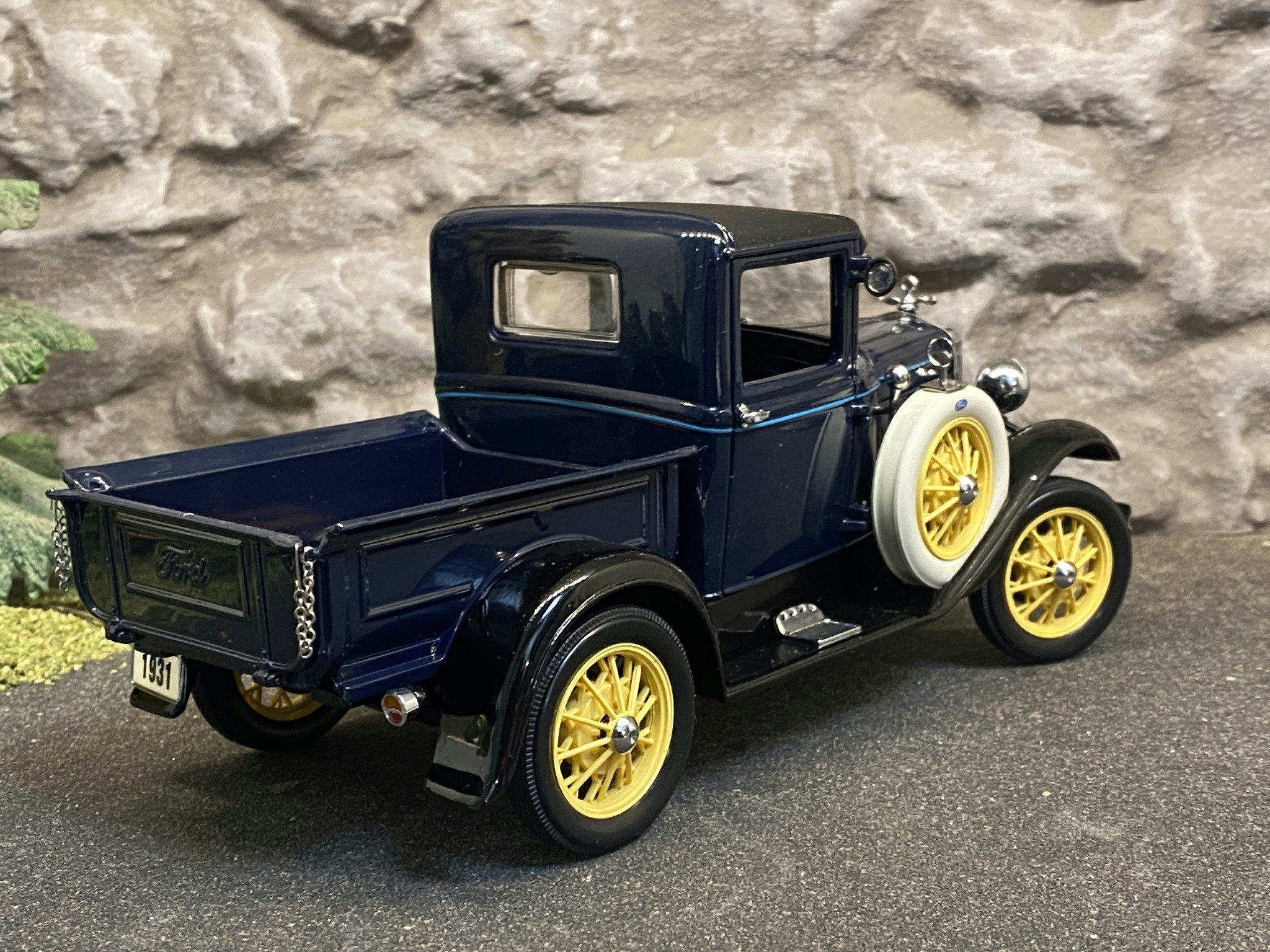 Skala 1/18 Otroligt välgjord Ford Modell A Pick Up 1931, Blå fr Motor City Classics
