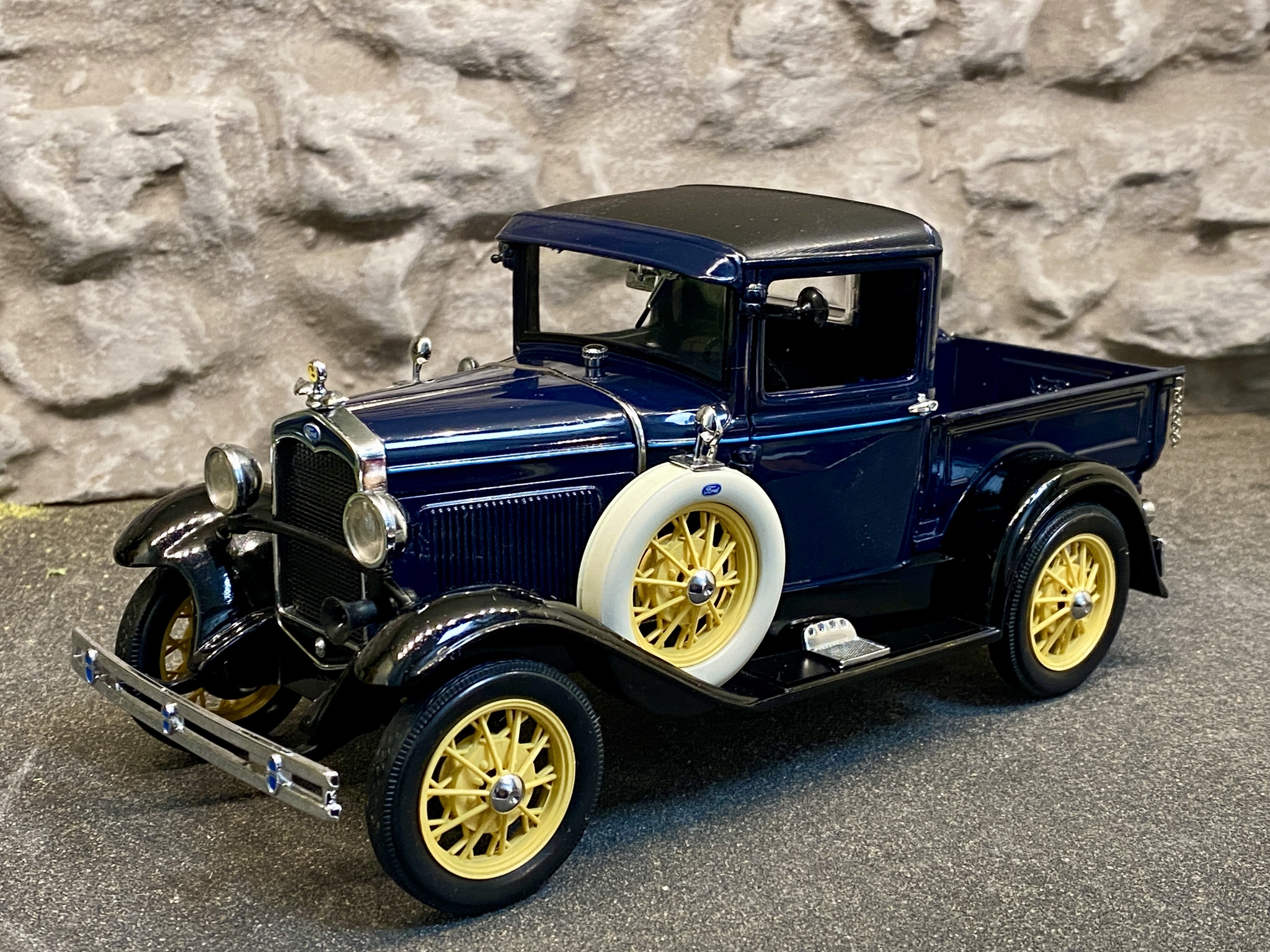 Skala 1/18 Otroligt välgjord Ford Modell A Pick Up 1931, Blå fr Motor City Classics