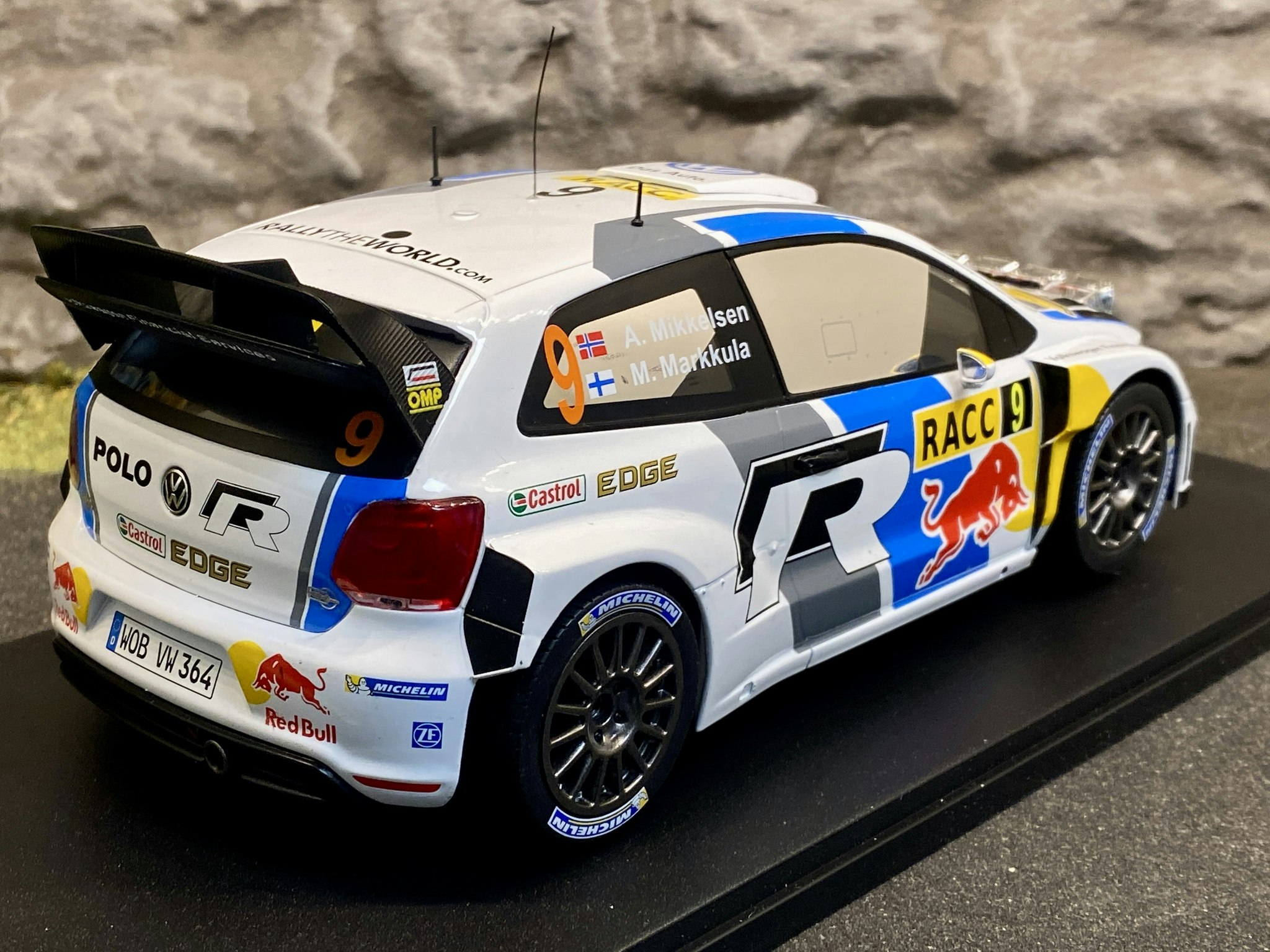 Skala 1/18 Volkswagen Polo R WRC #9, A Mikkelsen/M Markkula från IXO Models