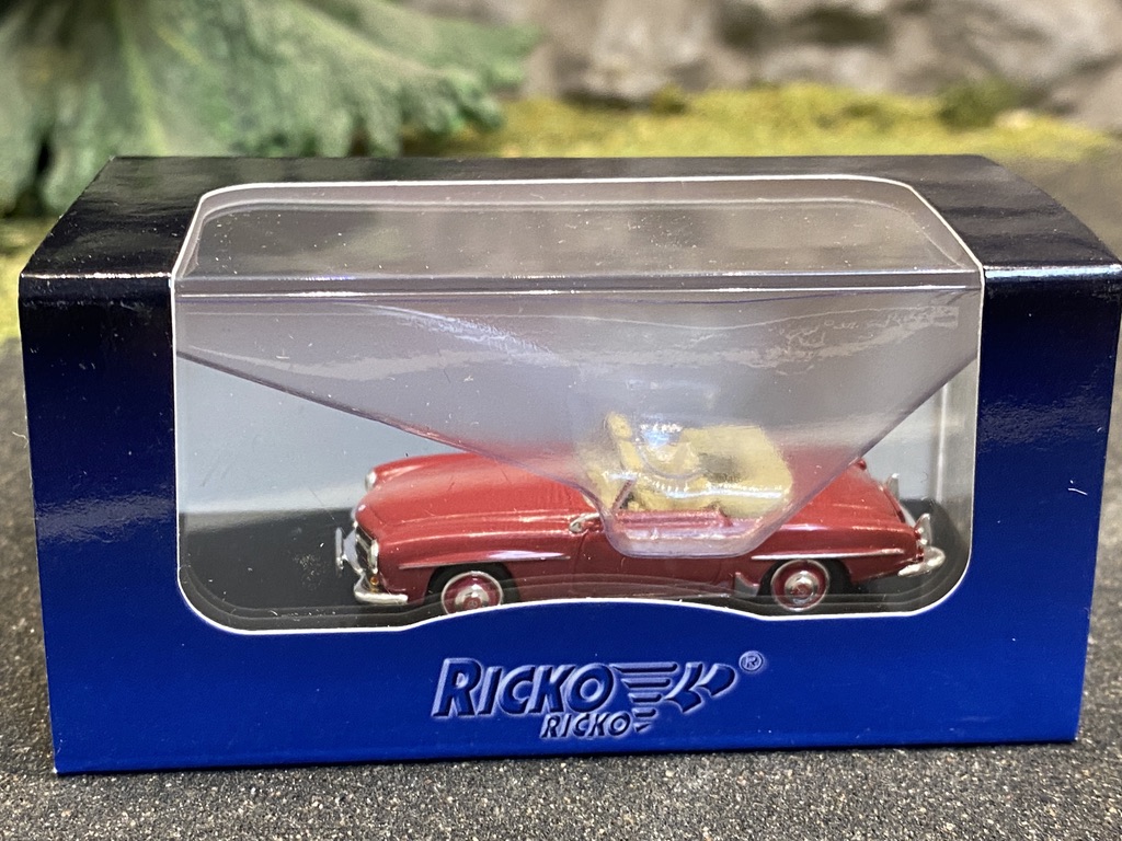 Skala 1/87 - Mercedes-Benz 300 Cab , Röd från Ricko Ricko