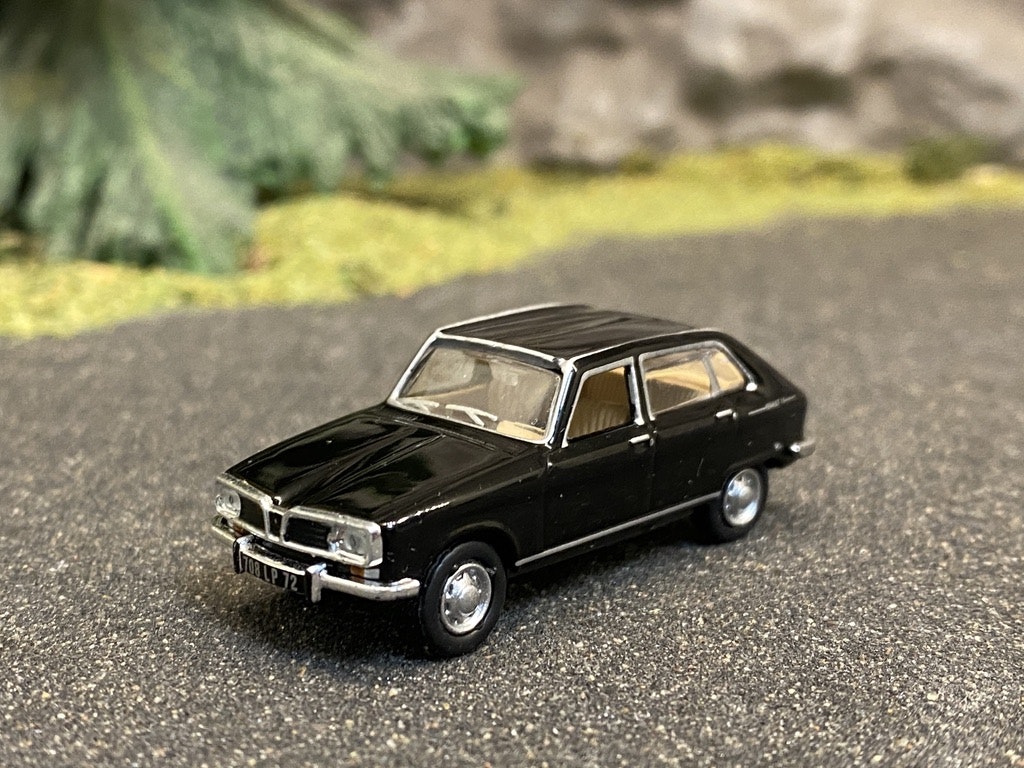 Skala 1/87 H0, Renault 16, 67' Svart från Norev