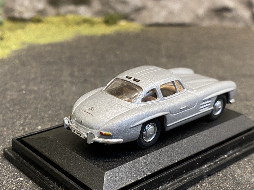 Skala 1/72 Mercedes-Benz 300 SL Måsvinge, Silver från Schuco