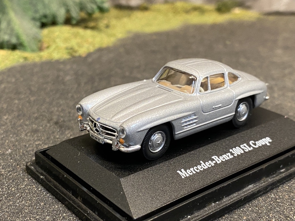 Skala 1/72 Mercedes-Benz 300 SL Måsvinge, Silver från Schuco