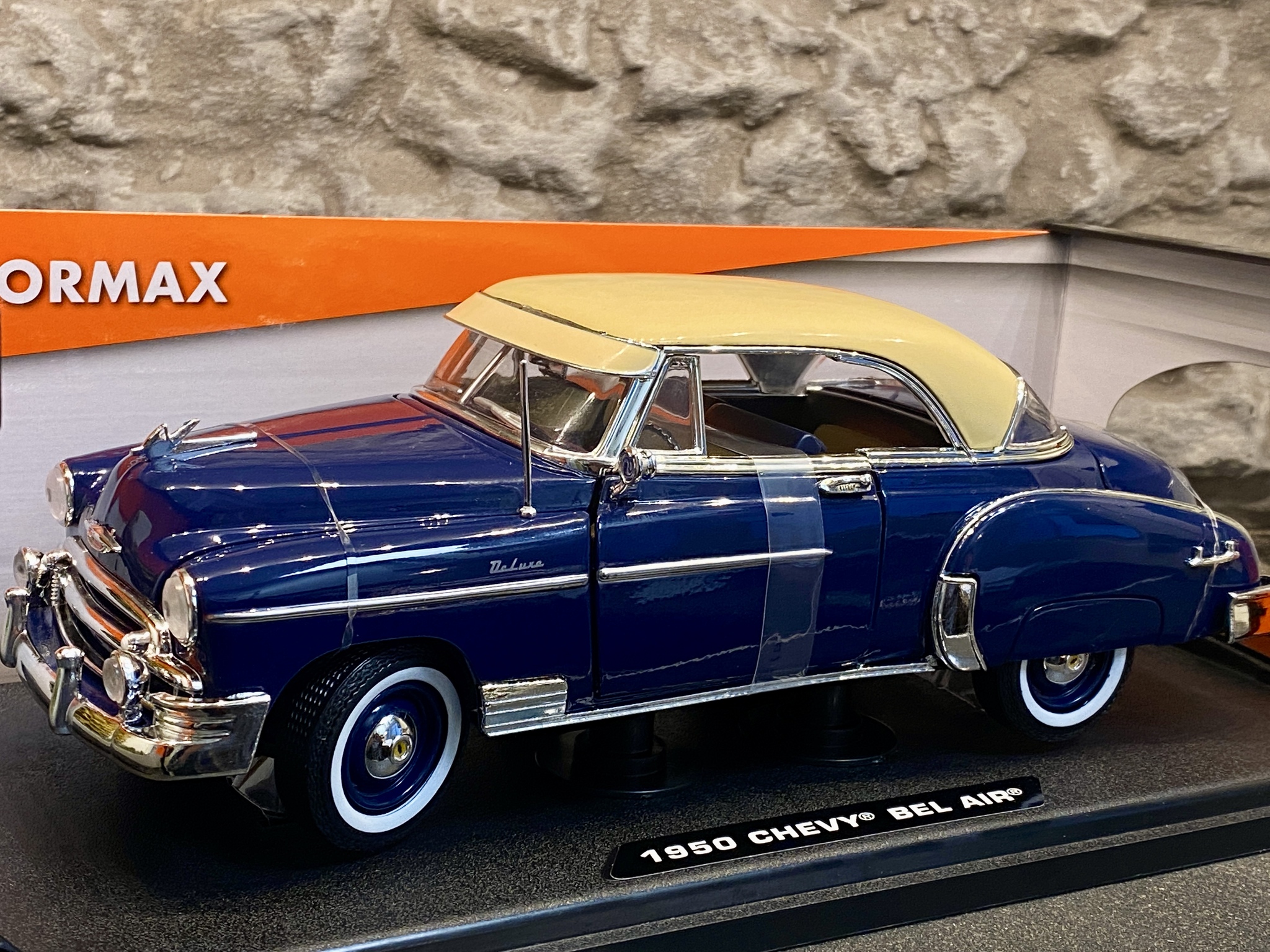 Skala 1/18 Chevy Bel Air 1950' från Timeless Legends - MotorMax