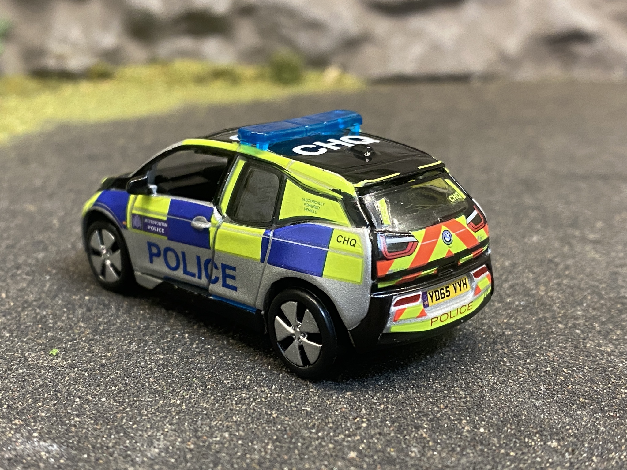 Skala 1/64 BMW i3 UK London Police Patrol Car fr Tiny Toys