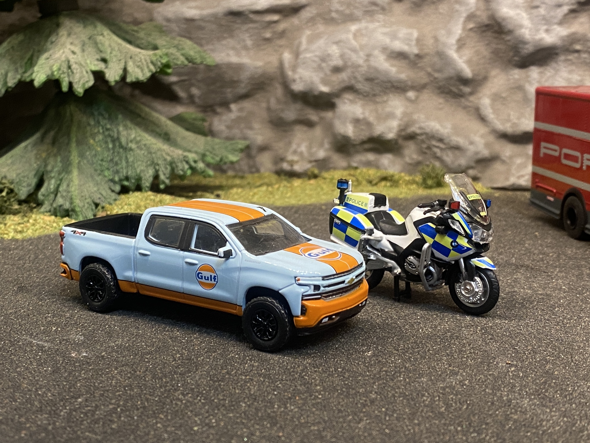 Skala 1/64 BMW Police Motorcycle - Hong Kong Police fr Tiny Toys
