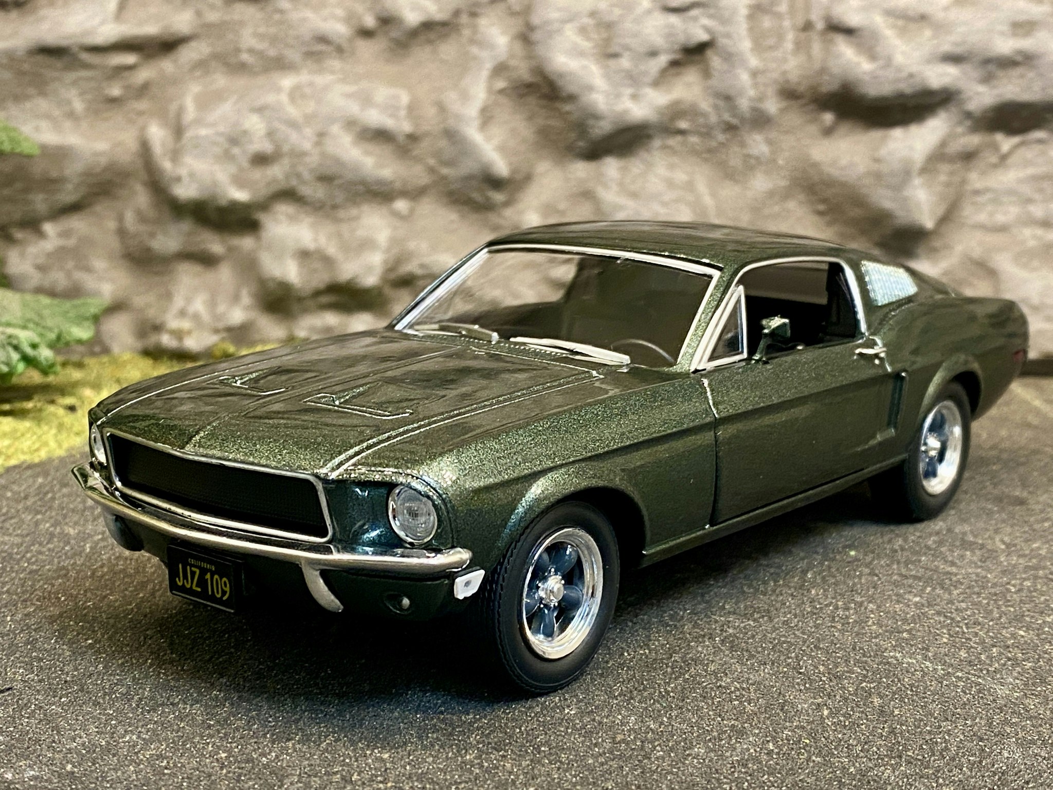 Skala 1/24: Ford Mustang GT 1968, Highland grön metallic, fr Greenlight