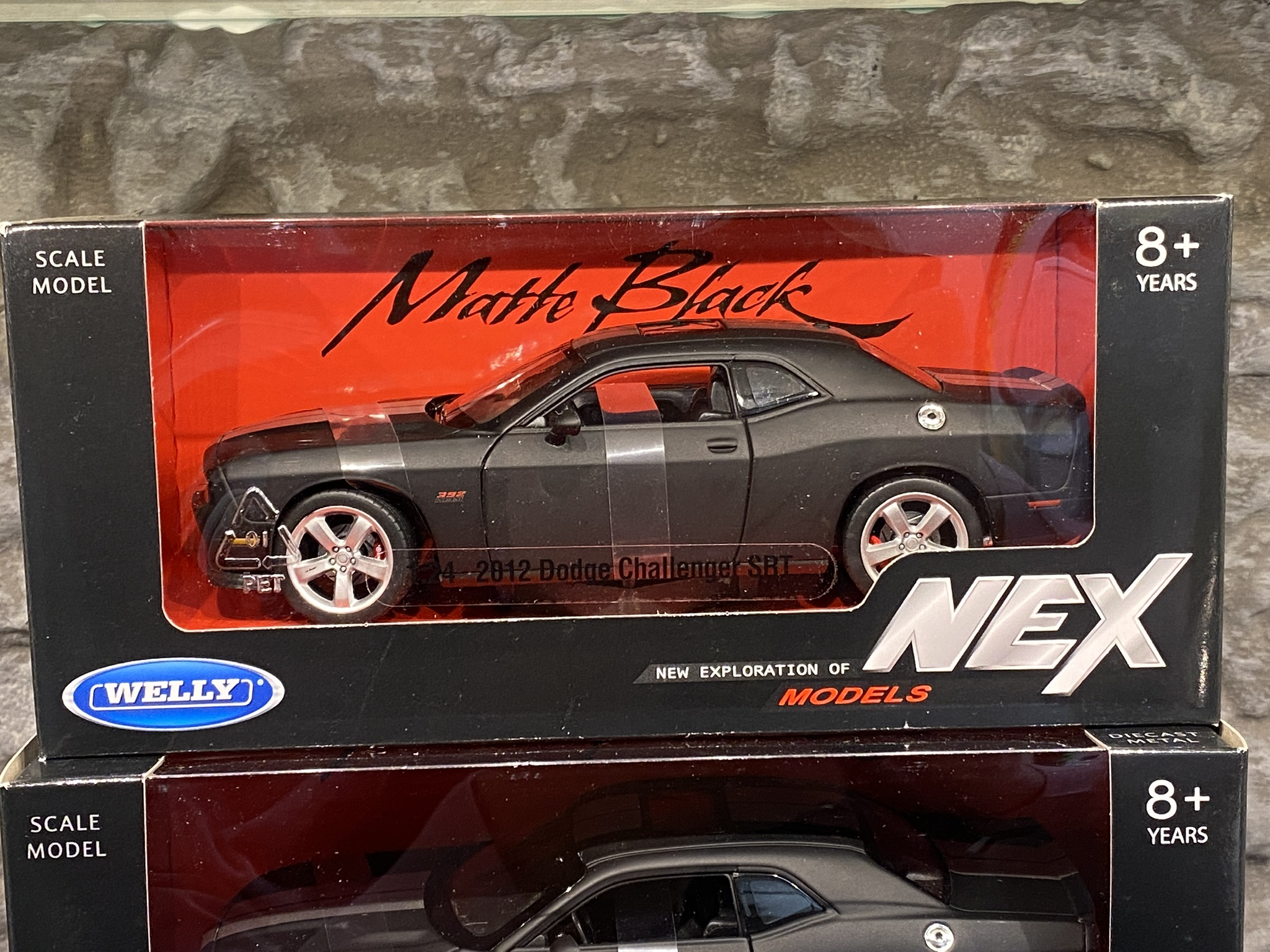 Skala 1/24: Dodge Challenger SRT 12' "Matte Black" fr Welly Nex Models