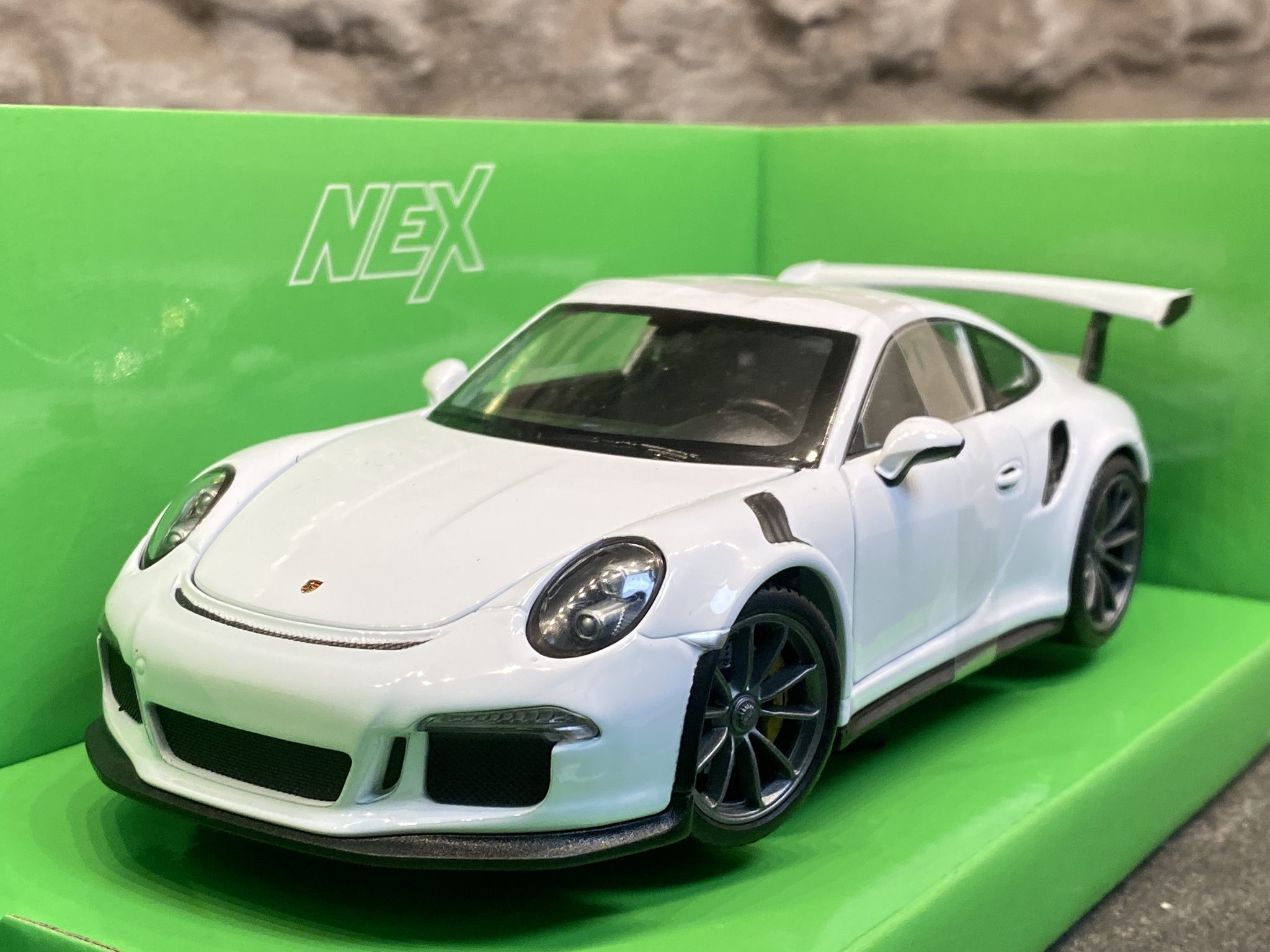 Skala 1/24 Porsche 911 GT3 RS, Vit från Nex models / Welly