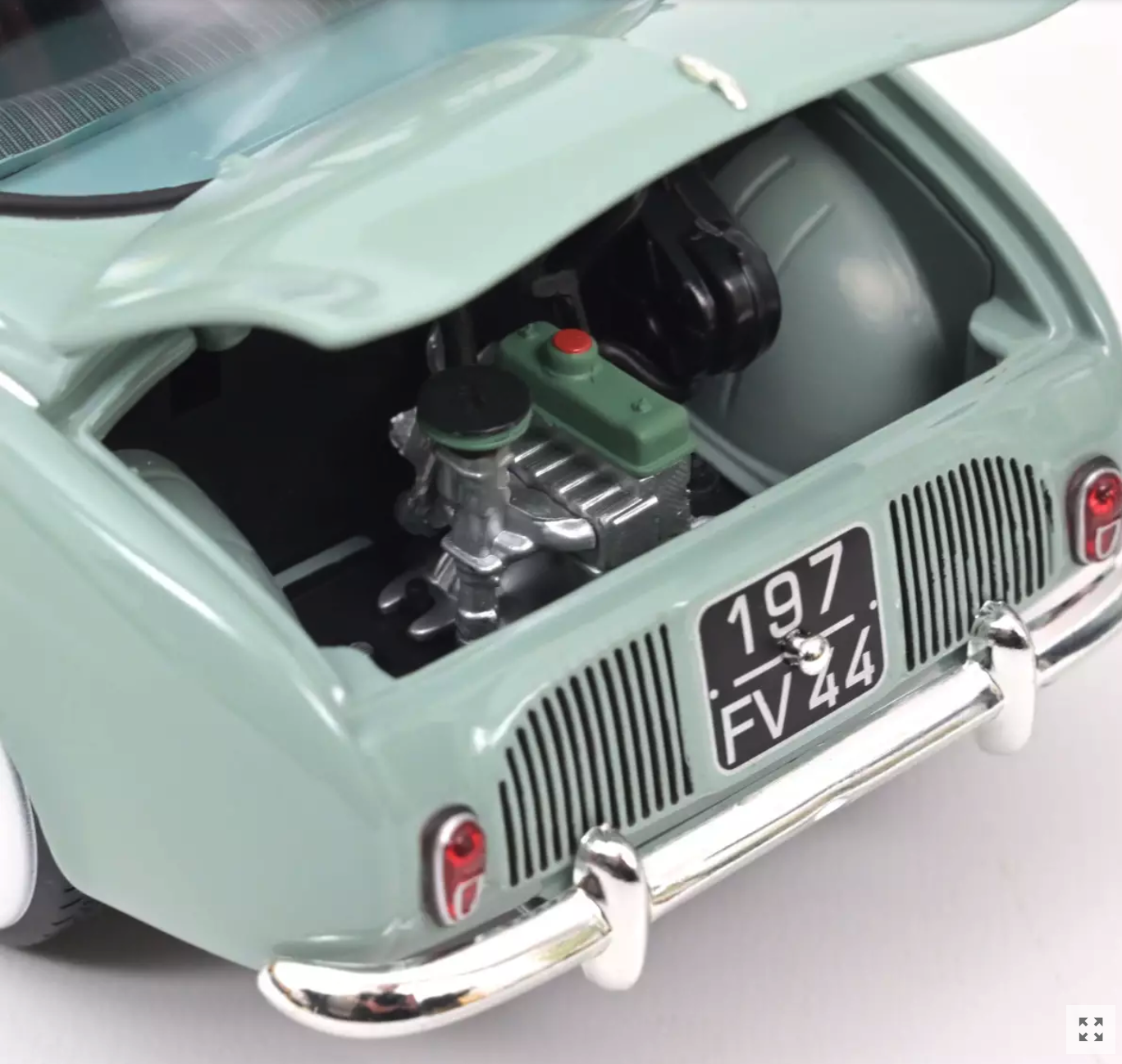 Skala 1/18 Renault Dauphine 1958 - Azur Blå  från NOREV