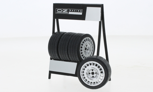 Skala 1/18 Racing-set 4 Hjul med ställ, OZ från IXO Models