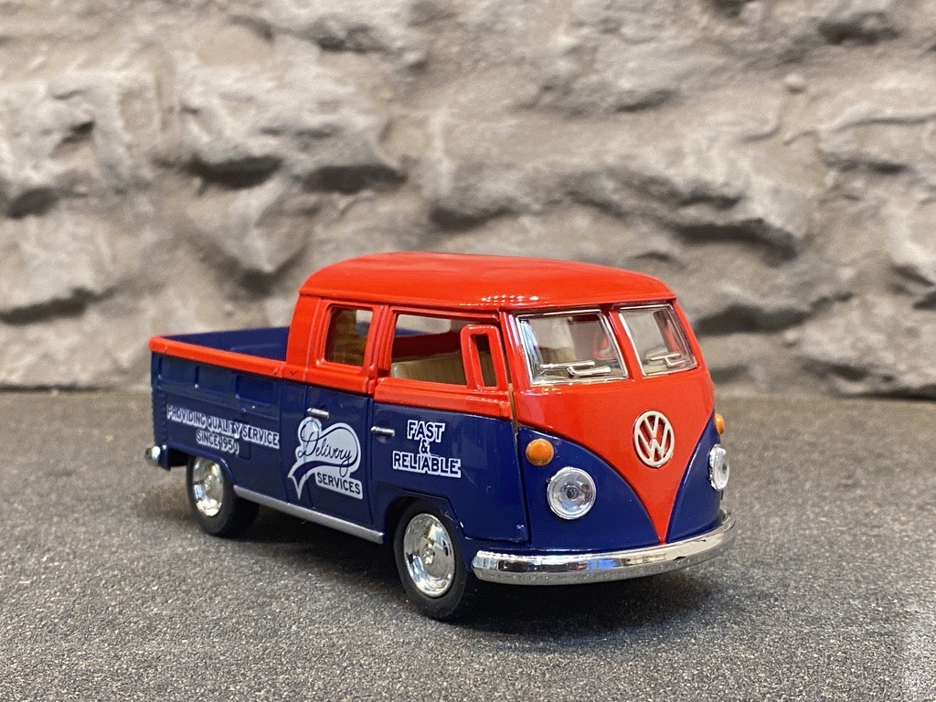 Skala 1/34 Volkswagen Transporter T1, Doublecab, Röd/Mörkblå från Kinsmart