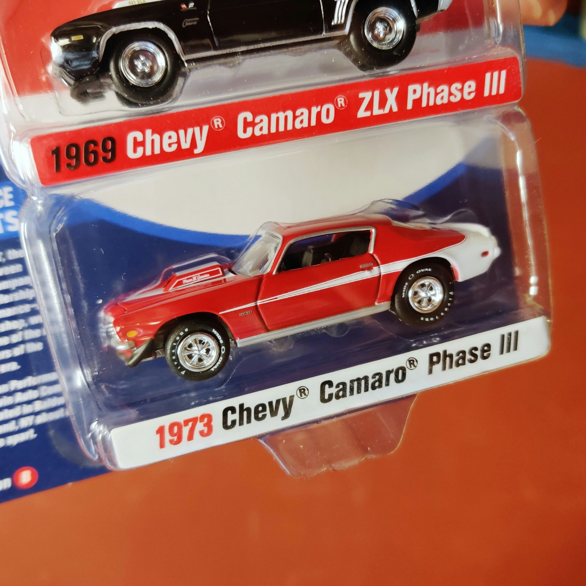 Skala 1/64 Chevy Camaro Z28 ZLX Phase III 69 & Chevy Camaro Phase III 73 fr Johnny Lightning