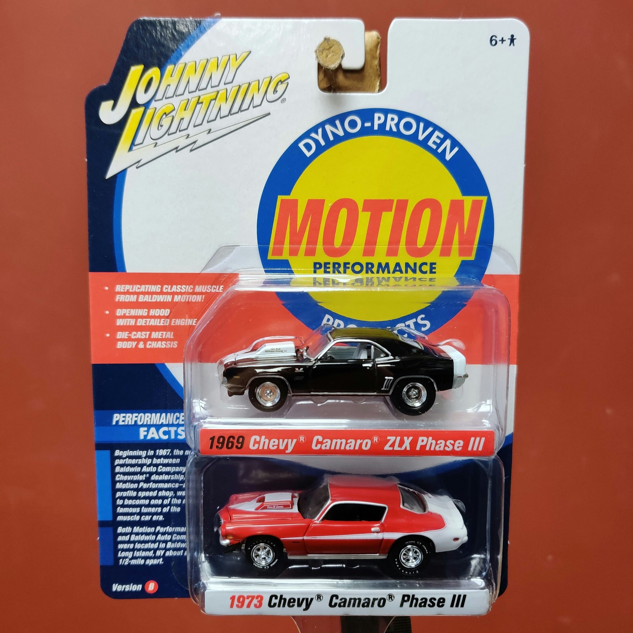 Skala 1/64 Chevy Camaro Z28 ZLX Phase III 69 & Chevy Camaro Phase III 73 fr Johnny Lightning