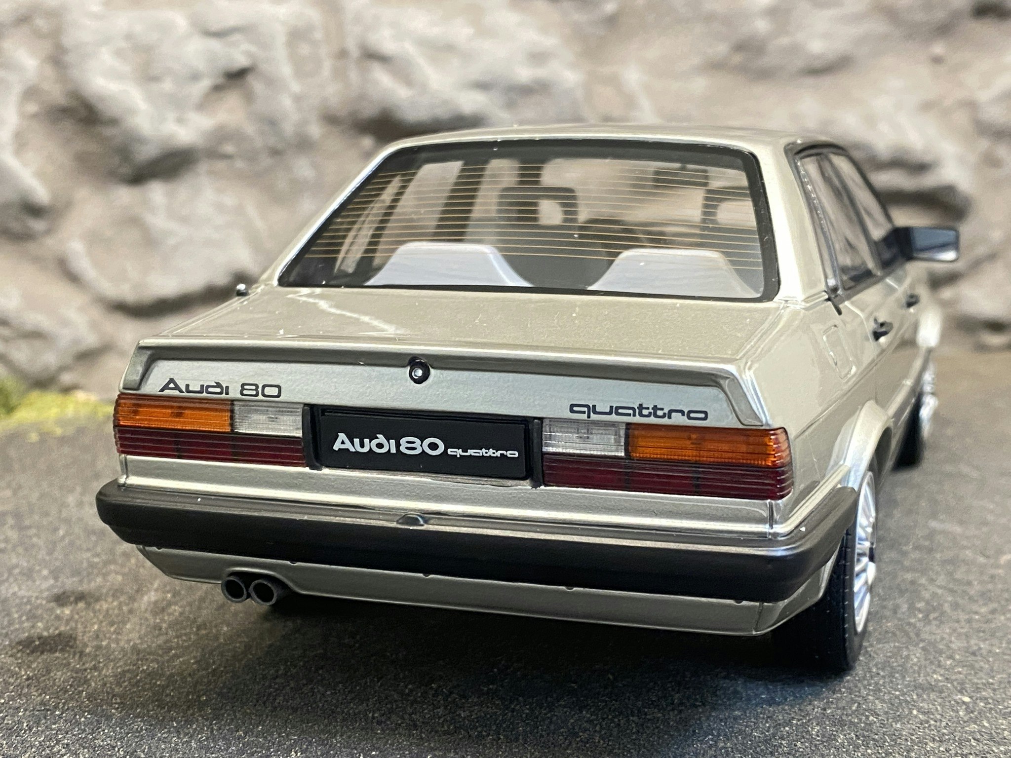 Skala 1/18 Audi 80 Quattro  B2, Silver från Otto Models, Limiterad utgåva