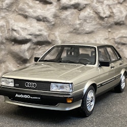Skala 1/18 Audi 80 Quattro  B2, Silver från Otto Models, Limiterad utgåva