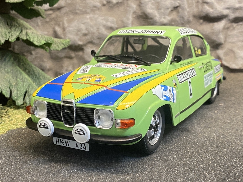 Skala 1/18 SAAB 96 V4 #2, S Blomquist - H Sylvan Sv Rallyt 76' fr IXO Models