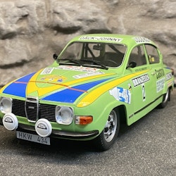 Skala 1/18 SAAB 96 V4 #2, S Blomquist - H Sylvan Sv Rallyt 76' fr IXO Models