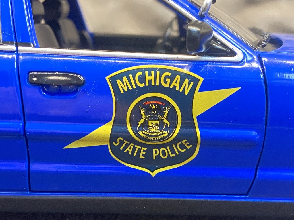 Skala 1/24 Ford Crown Victoria 09' Interceptor "Michigan State Police" från Greenlight