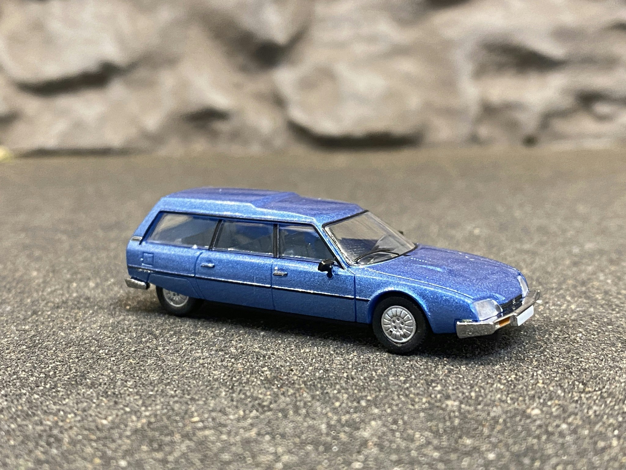 Skala 1/87 - Citroen CX Break, Blå metallic från PCX87