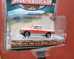 Skala 1/64 GMC S-15 Sierra Classic 84' "All-Terrain" från Greenlight