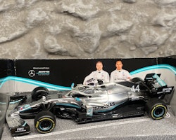Skala 1/43 - F1 Mercedes AMG Petronas F1 W10 EQ Power+ #44 L.Hamilton fr Bburago