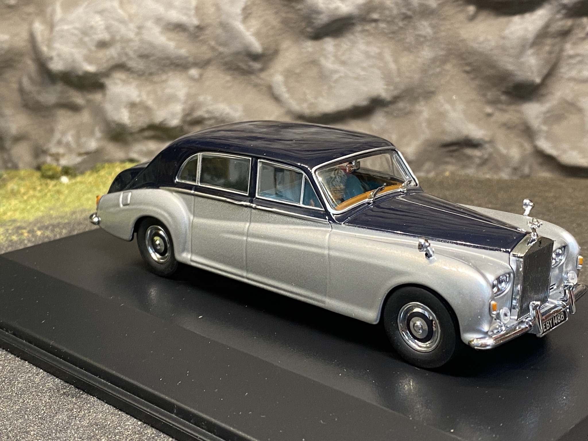 Skala 1/43 Rolls Royce Phantom V, James Young , Silver/Mblå fr Oxford Automobile Company