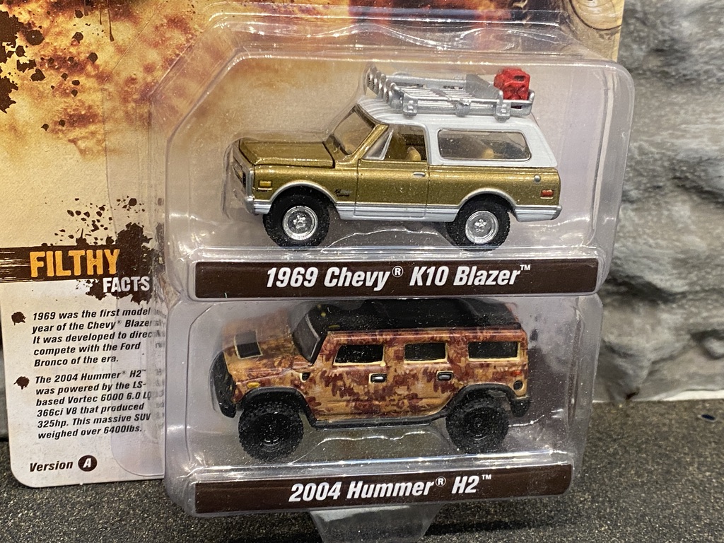Skala 1/64 2-pack Off-Road Chevy K10 Blazer 69'  & Hummer H2 04' fr Johnny Lightning