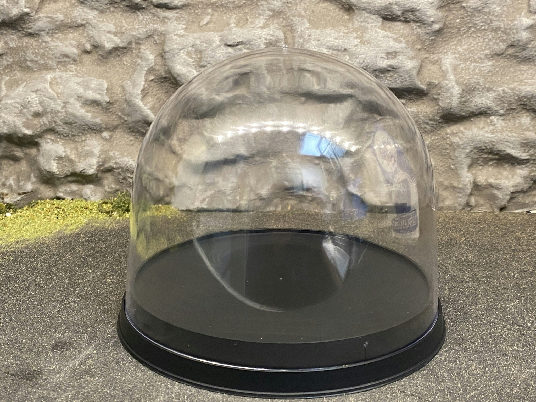 Display Case Dome, Innermått 12,5 cm x 9,5cm, Svart Bas fr Tamiya