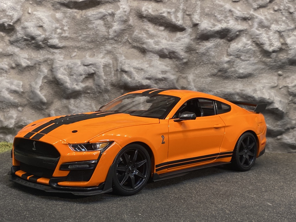 Skala 1/18 Shelby Mustang GT 500 2020, Orange m Stripes f Maisto Special Edition