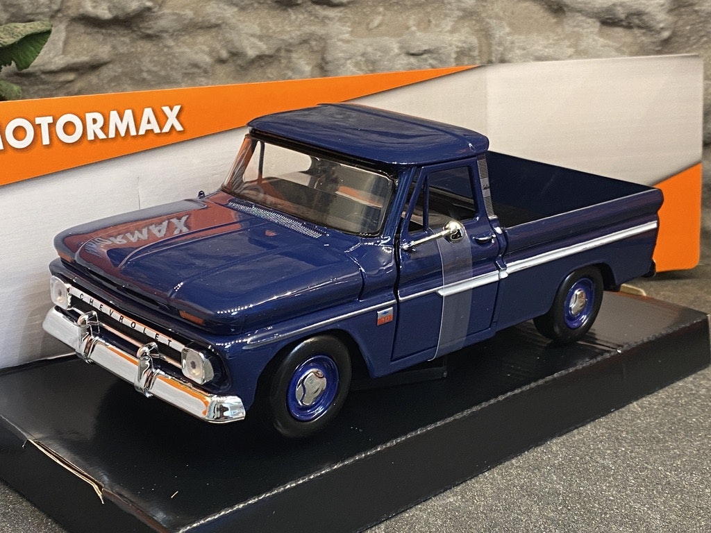 Skala 1/24 Chevy C10 Fleetside Pickup 66' Röd fr Motor Max