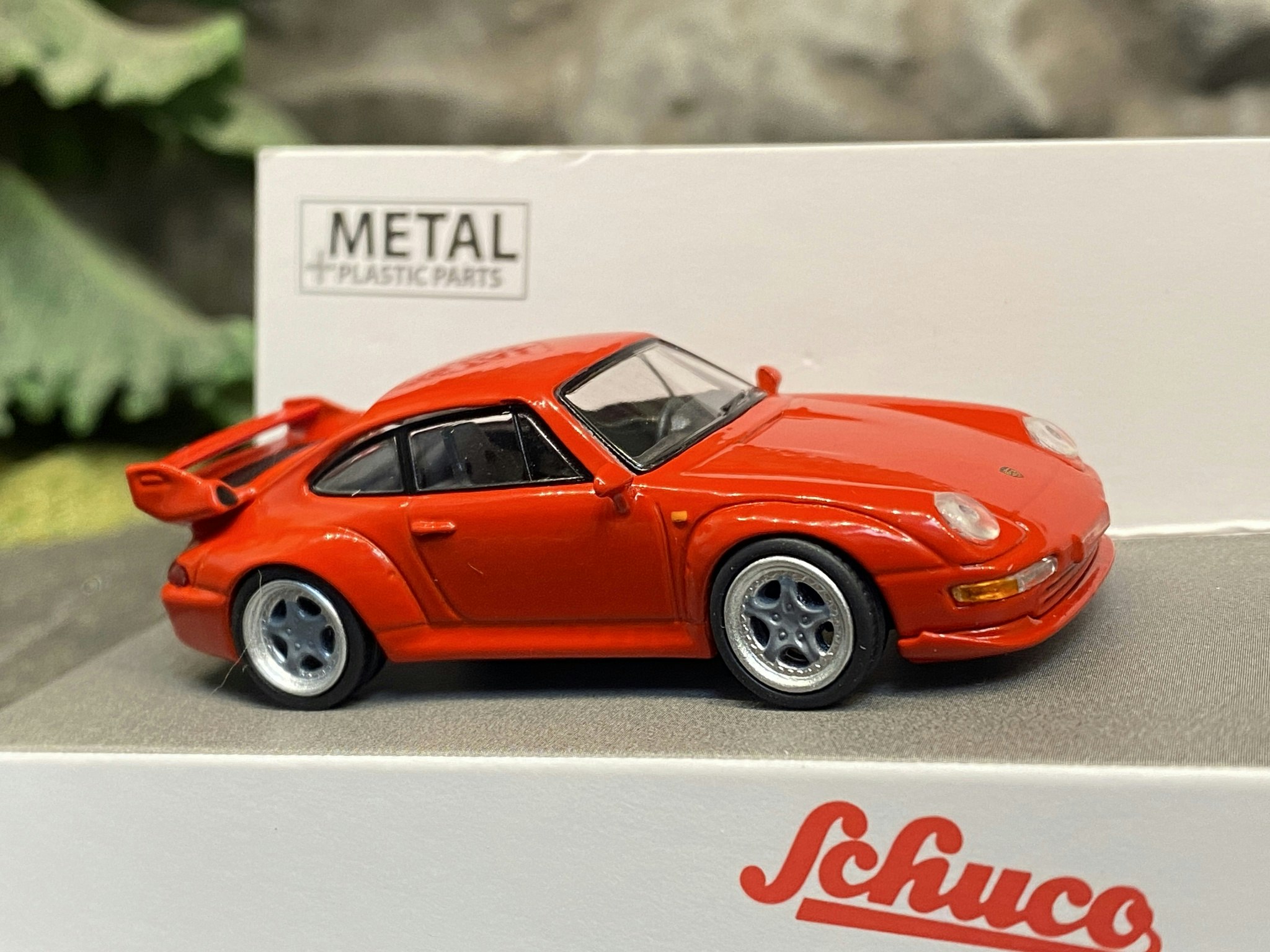 Skala 1/64 Porsche 911 GT2, från Schuco