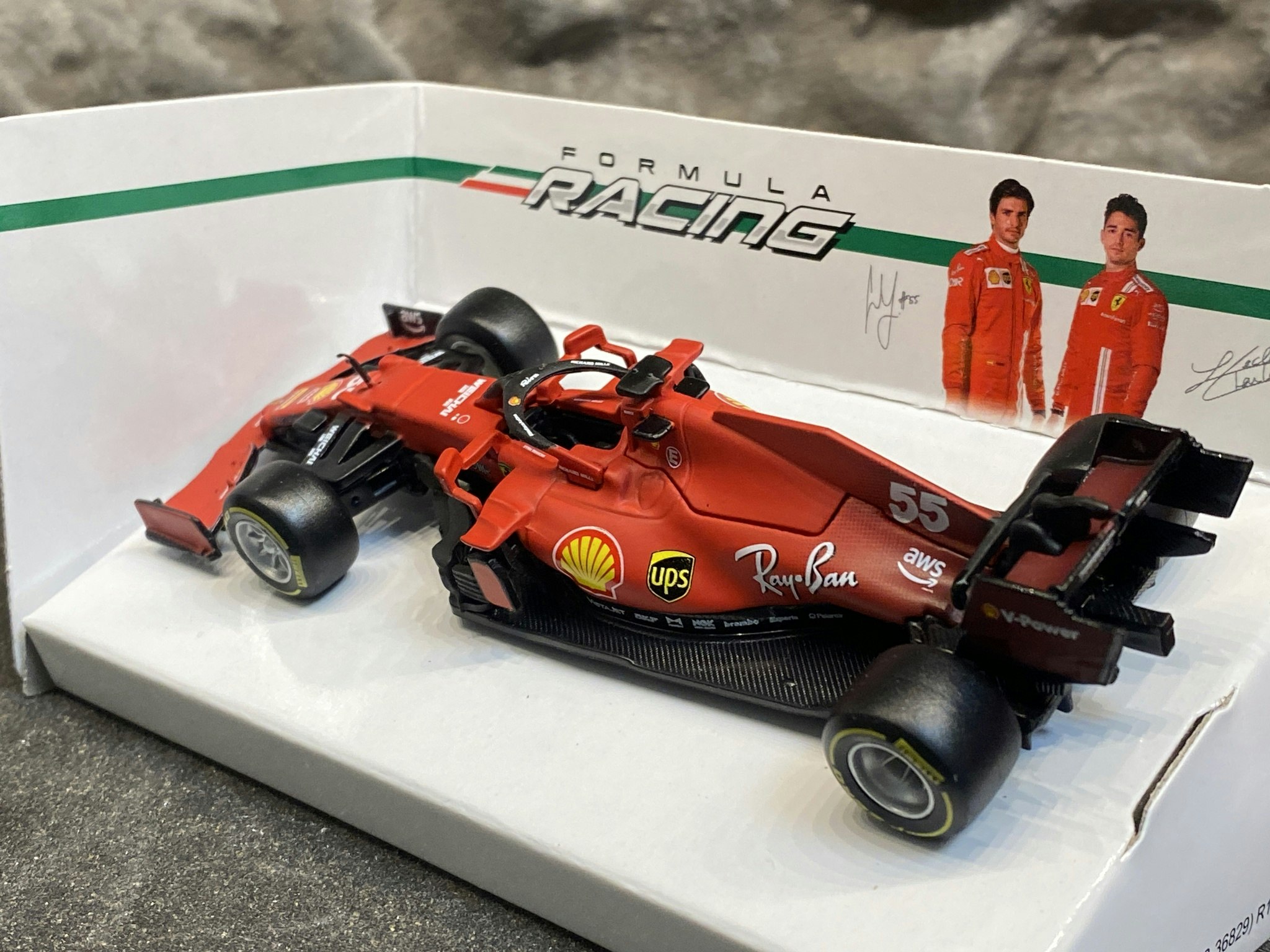 Skala 1/43 Scuderia Ferrari SF21 #55 C.Sainz fr Bburago 18-36829 #55
