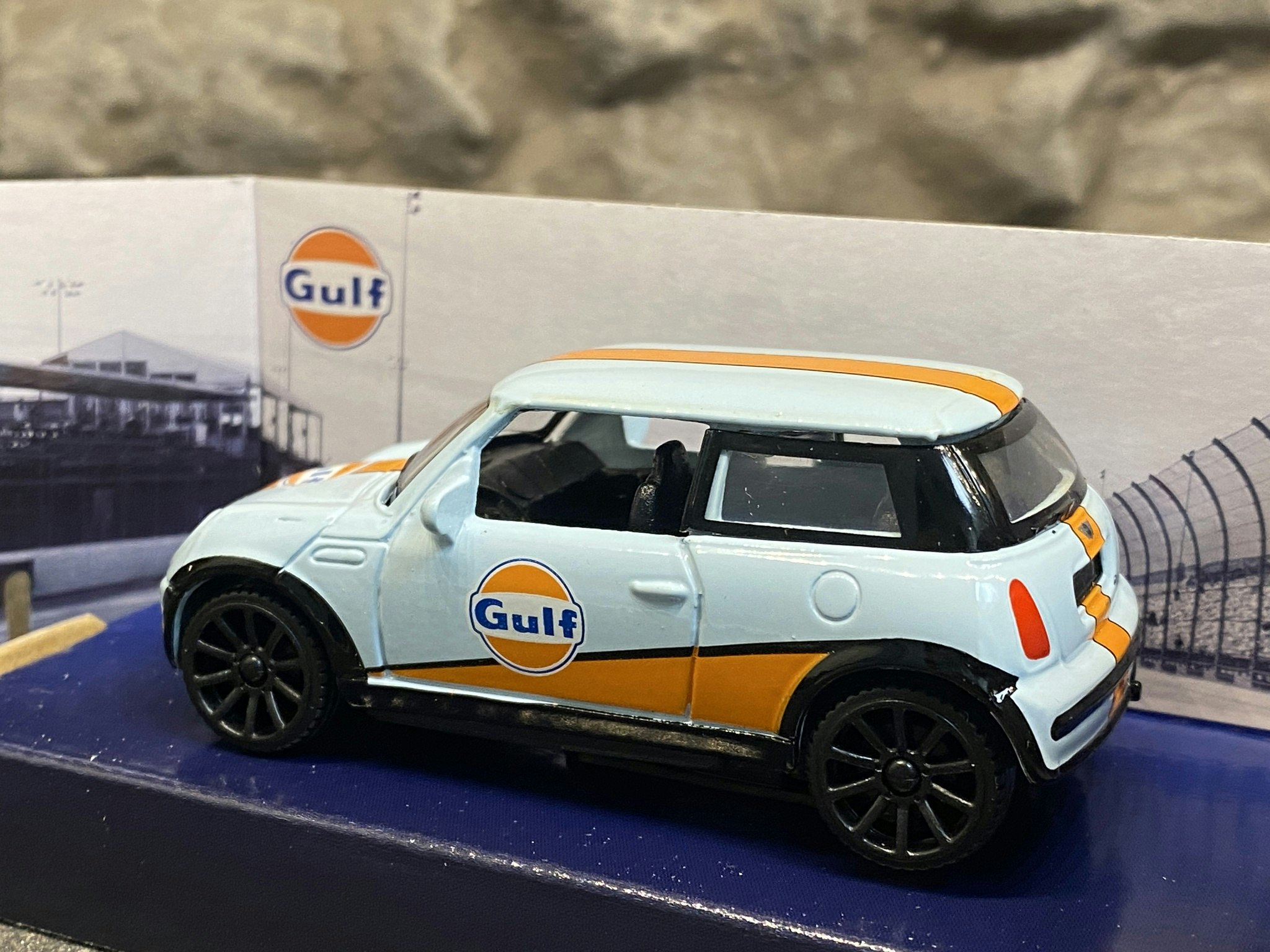 Skala 1/43 Mini Cooper "Gulf" - Motormax