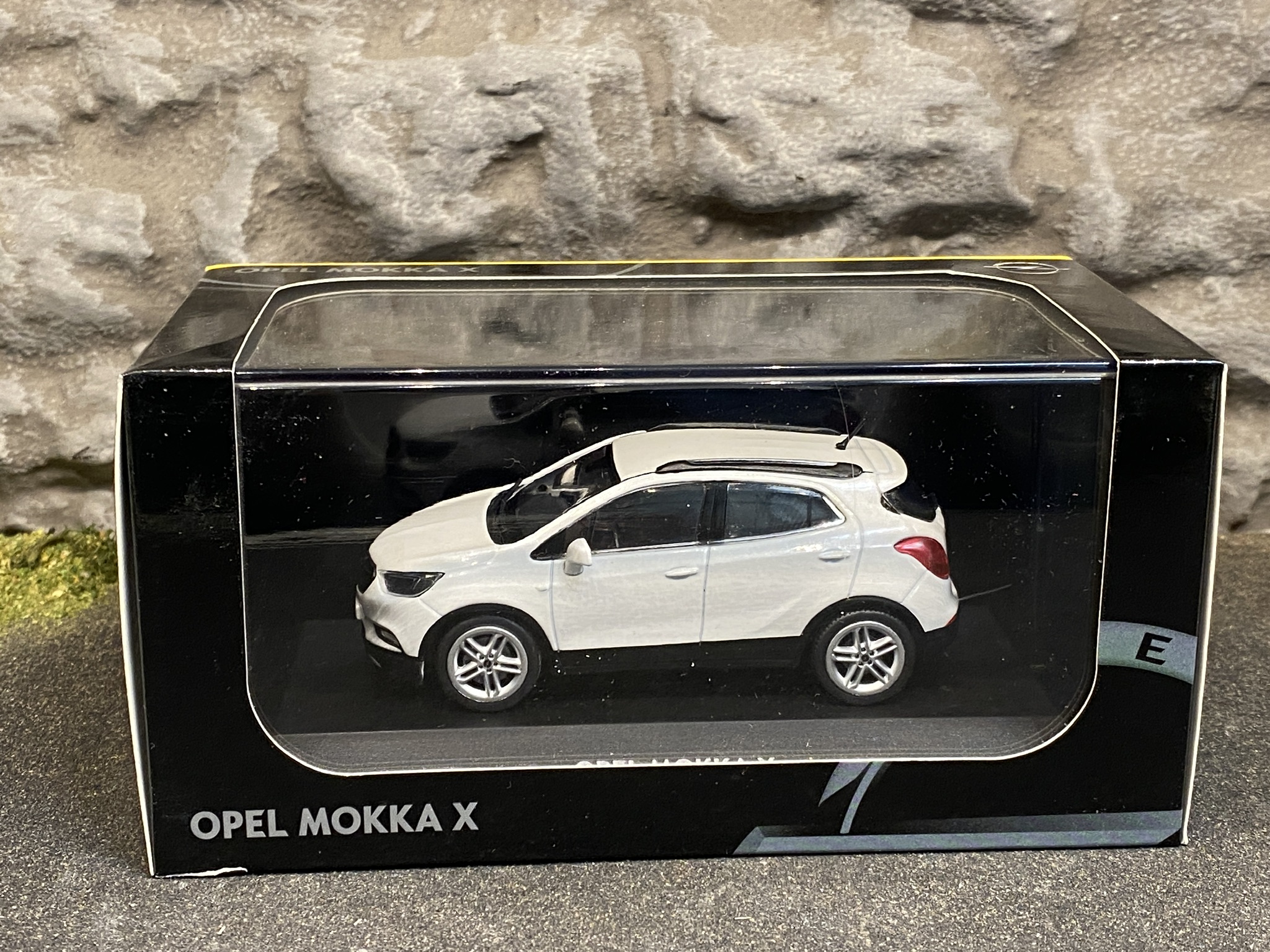Skala 1/43 OPEL MOKKA X, Vit fr Opel Collection