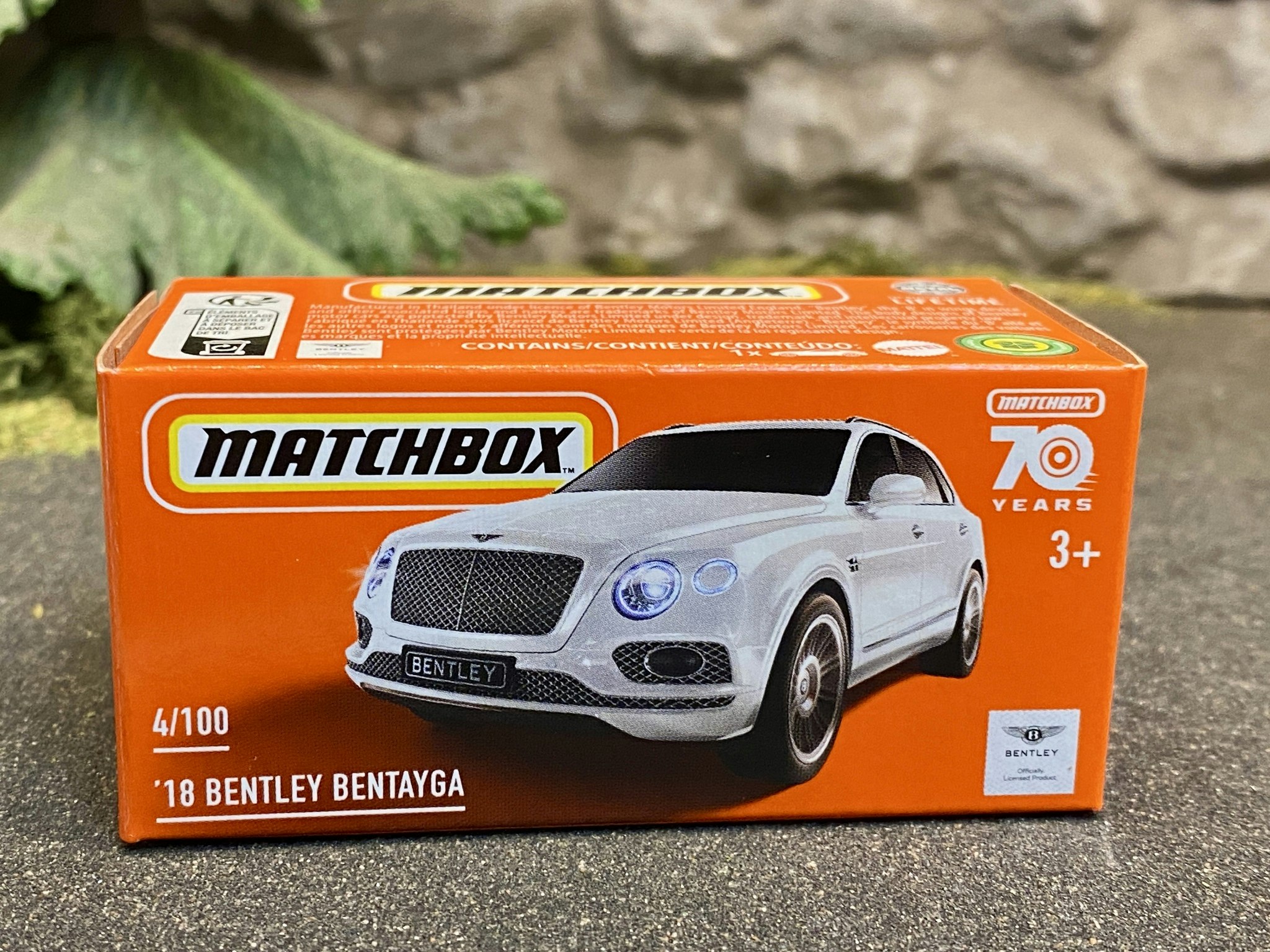 Skala 1/64 Matchbox -  Bentley Bentayga, Vit