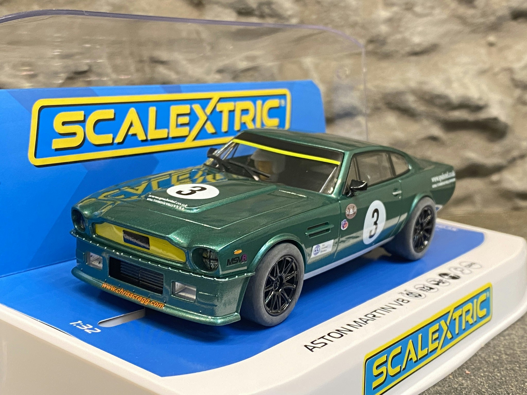 Skala 1/32 Scalextric Bil t Bilbana: Aston Martin V8 - Chris Scragg Racing, Green