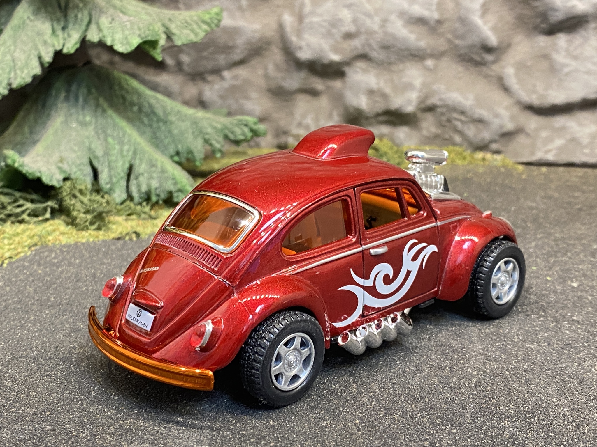 Skala 1/32 Volkswagen Beetle Custom Dragracer, Mörkröd, fr Kinsmart