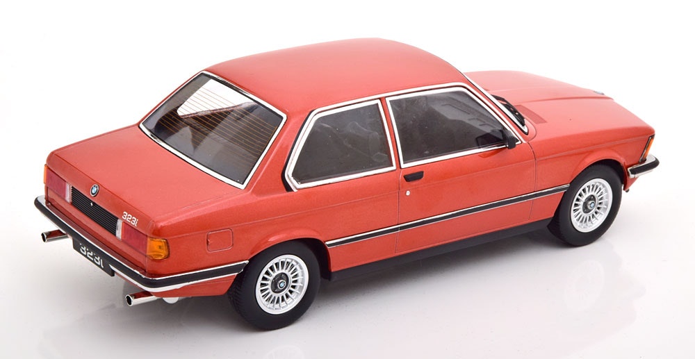 Skala 1/18 BMW 323i E21 1978', Kopparfärgad/rödaktig från KK-scale