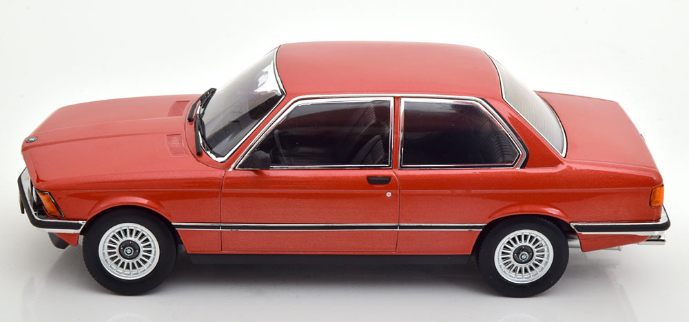 Skala 1/18 BMW 323i E21 1978', Kopparfärgad/rödaktig från KK-scale