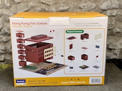 Skala 1/64 & 1/72: Brandstation, Hong Kong Fire Station - Diorama playset fr Tiny Toys