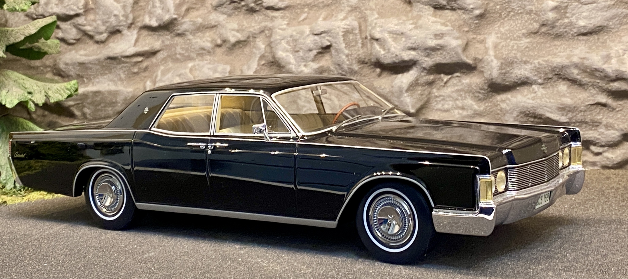 Skala 1/18 Lincoln Continental Limousine, Black fr BoS Best on Show