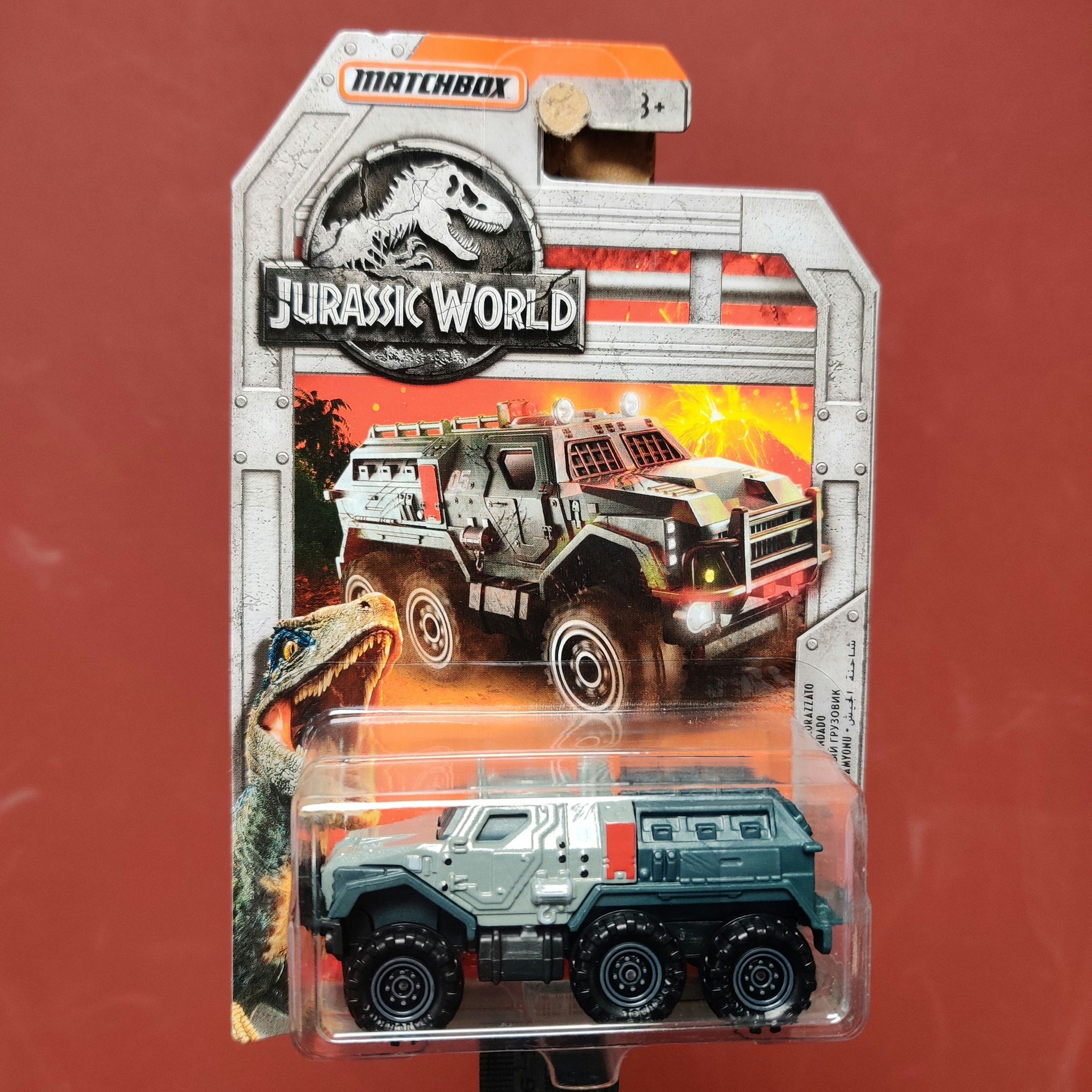 Skala 1/64 Matchbox: Armored Action Truck "Jurassic World"