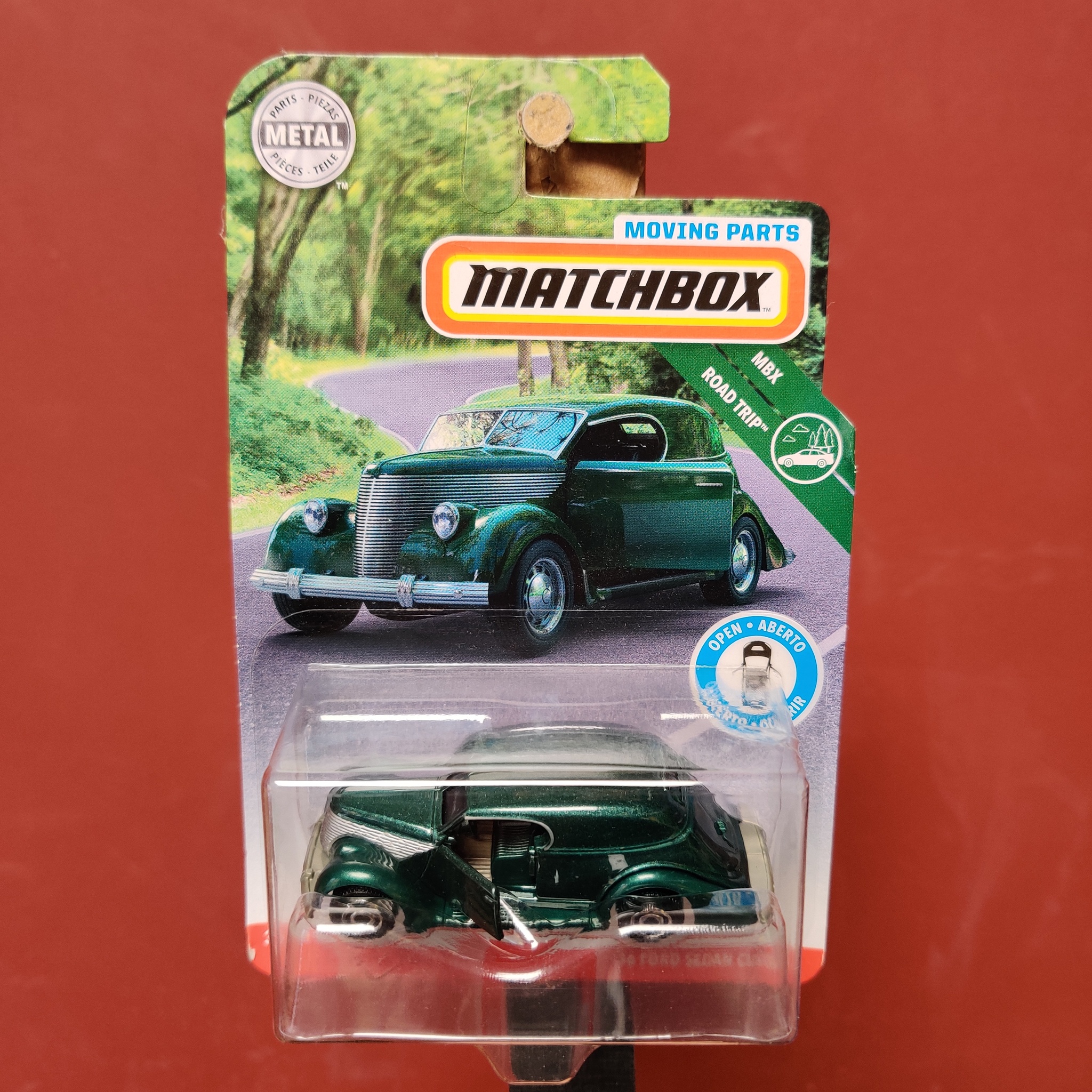 Skala 1/64 Matchbox: Ford Sedan Custom