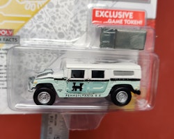 Skala 1/64 - Hummer H1 2004 "MONOPOLY - POP Culture" från Johnny Lightning