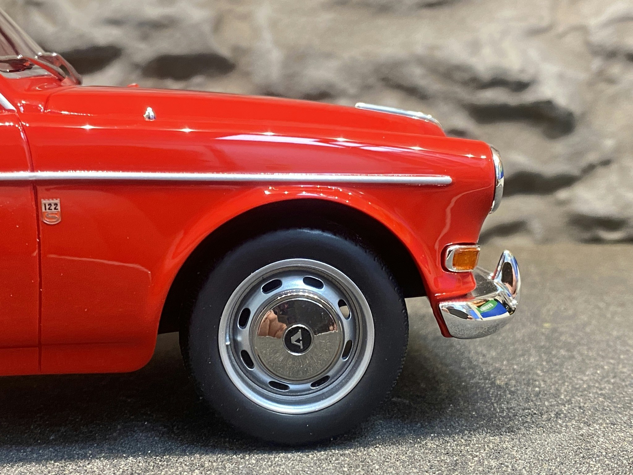 Skala 1/18 Volvo P220 Amazon Kombi, Red fr BoS Best on Show