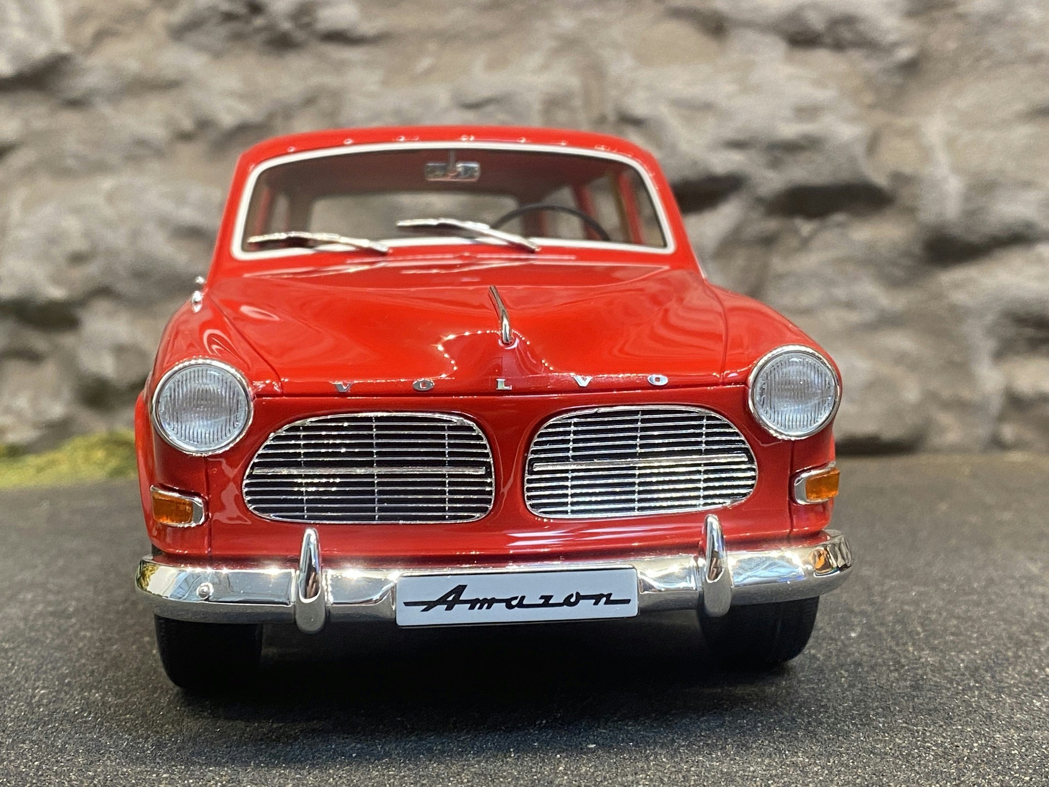 Skala 1/18 Volvo P220 Amazon Kombi, Red fr BoS Best on Show