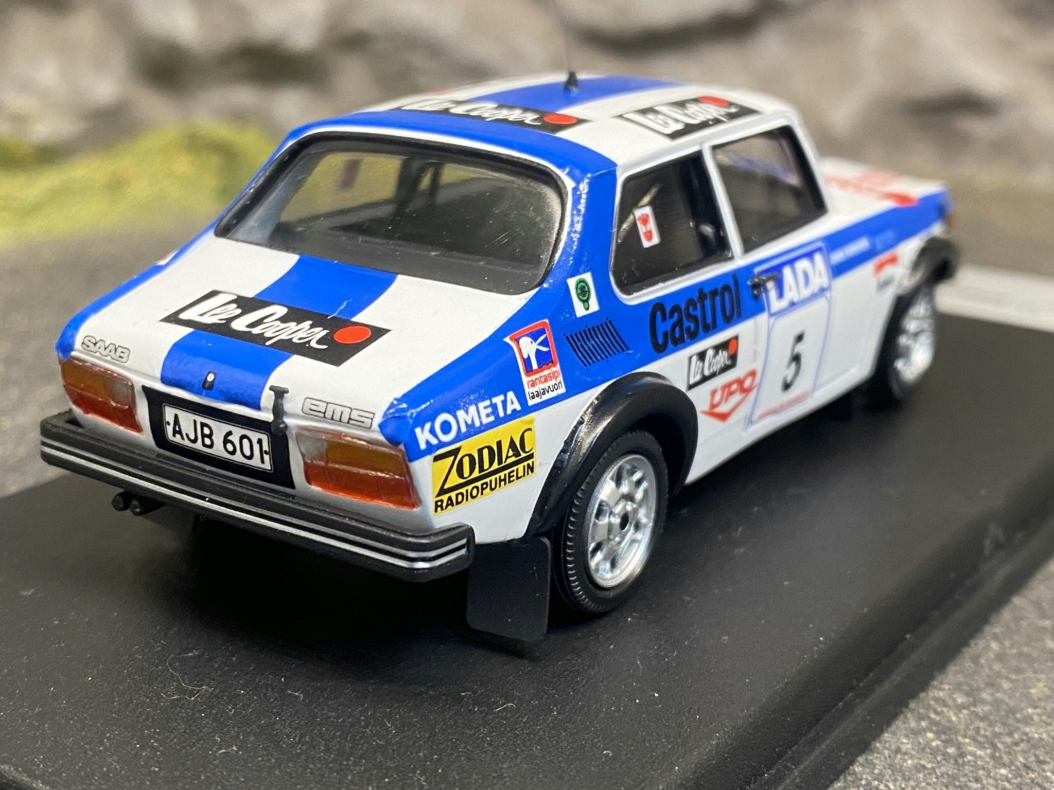 Skala 1/43 Saab 99, Simo Lampinen/Juhani Markkanen, 1000 lakes rally 77' f Troféu