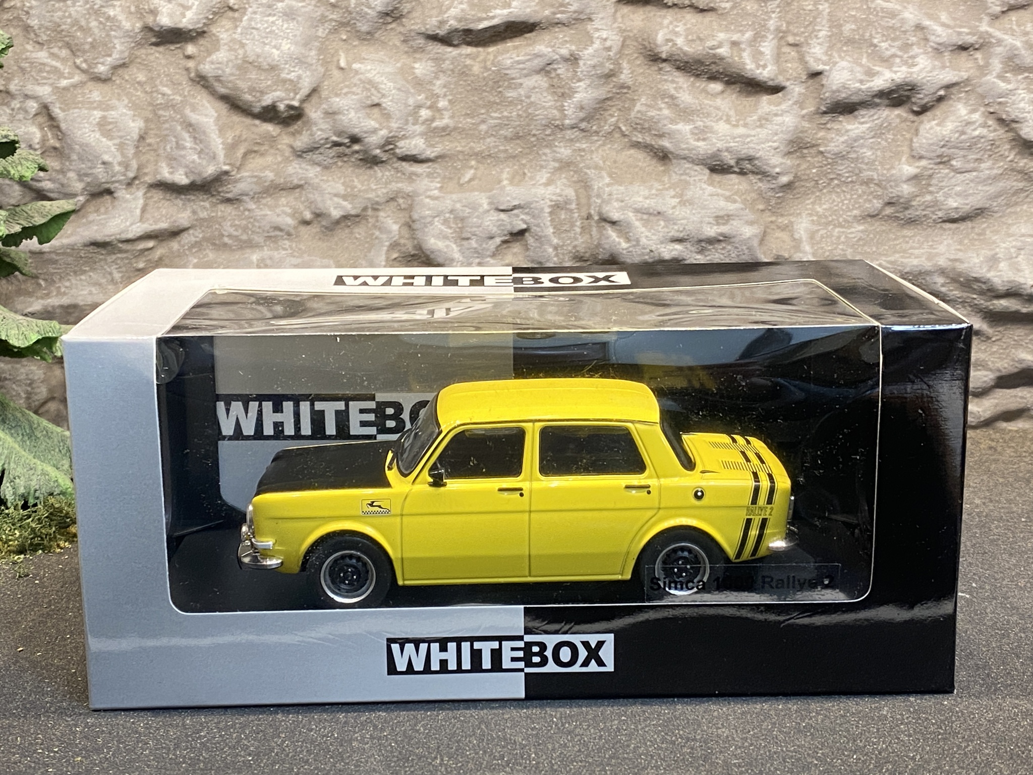 Skala 1/24 Simca 1000 Rallye 2, Gul/svart från WhiteBox